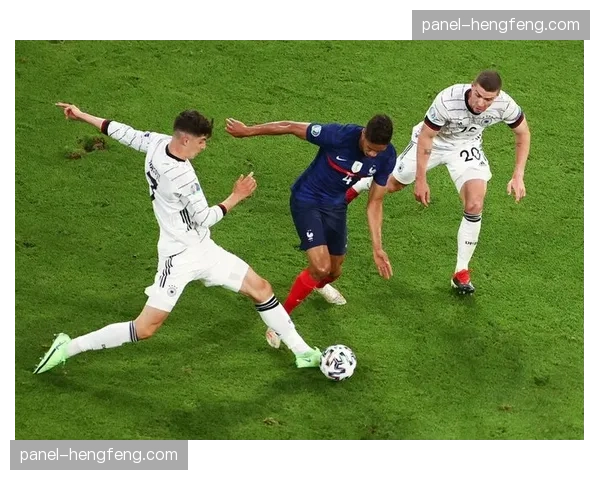 战术板：解析大卫·泰勒在决赛中使用的、罕见的“足跟勾”技术得分