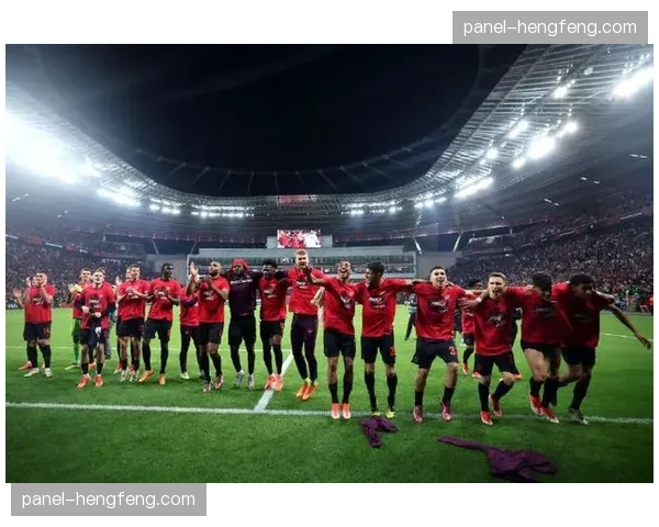 欧联杯：勒沃库森补时连入两球，3-2逆转罗马